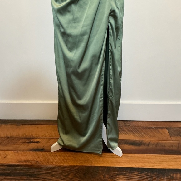 Abercrombie & Fitch Green Satin Ruched Maxi Dress Women’s Size M - Picture 5 of 12